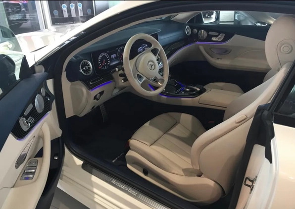 Mercedes-Benz Klasa E cena 235000 przebieg: 89000, rok produkcji 2018 z Warszawa małe 29
